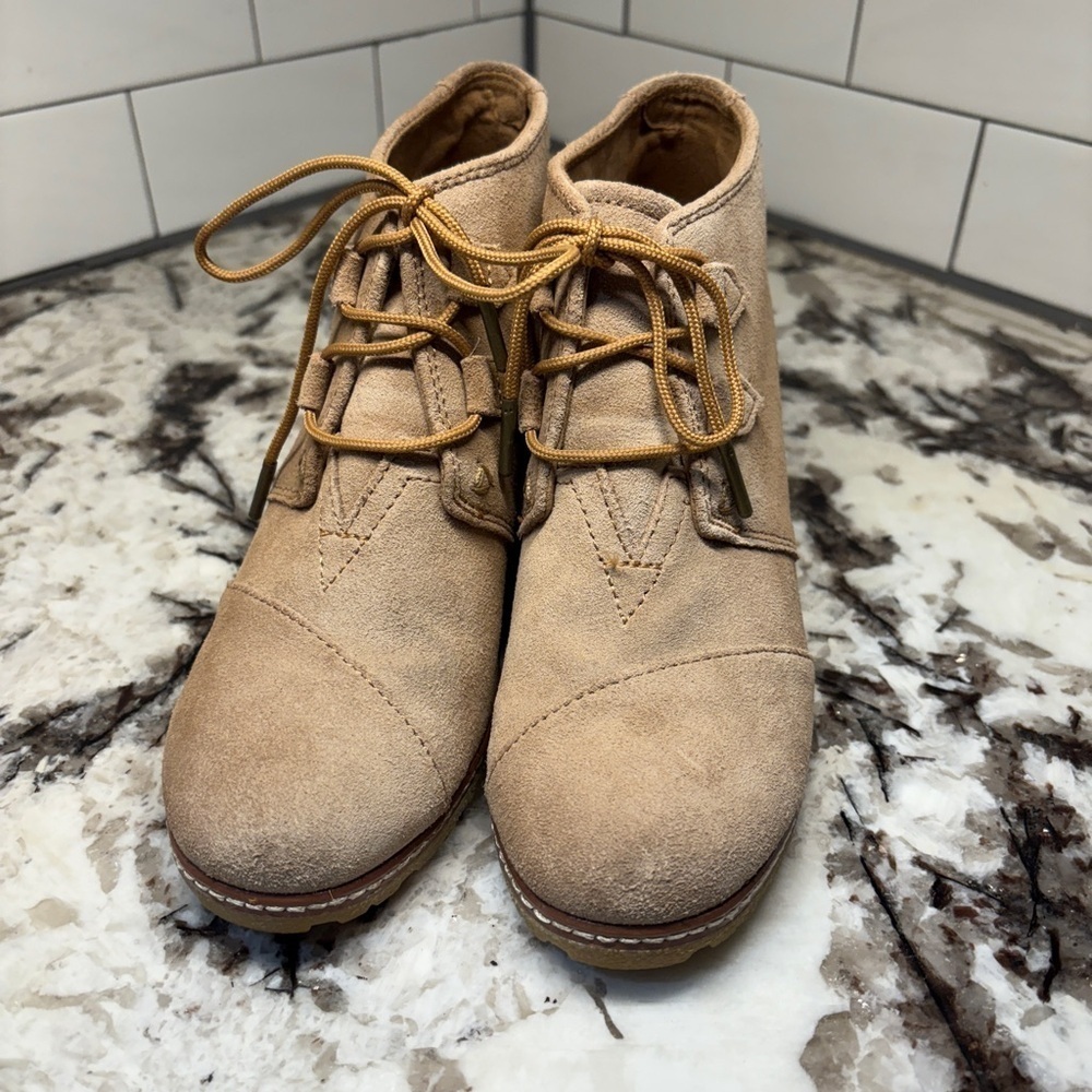 Toms Desert Wedge Toffee Suede Bootie